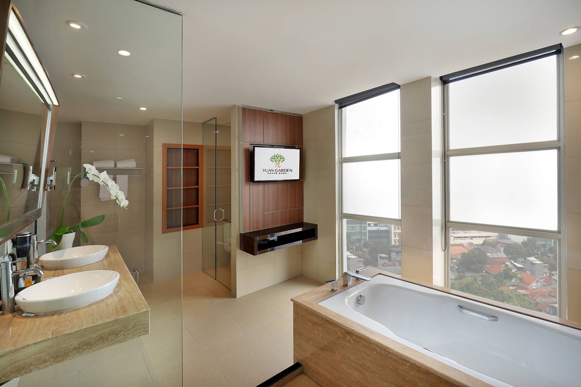 Suite Bathroom